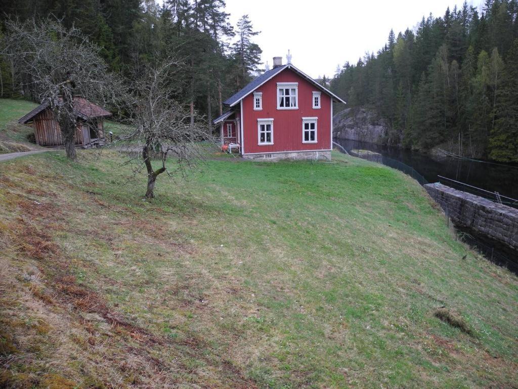 Vrangfoss Slusevokterbolig Hotel Funnemark Exterior photo